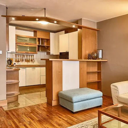 Baratero City Corner Apartment *