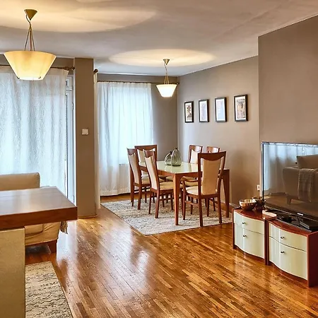 Baratero City Corner Apartment *